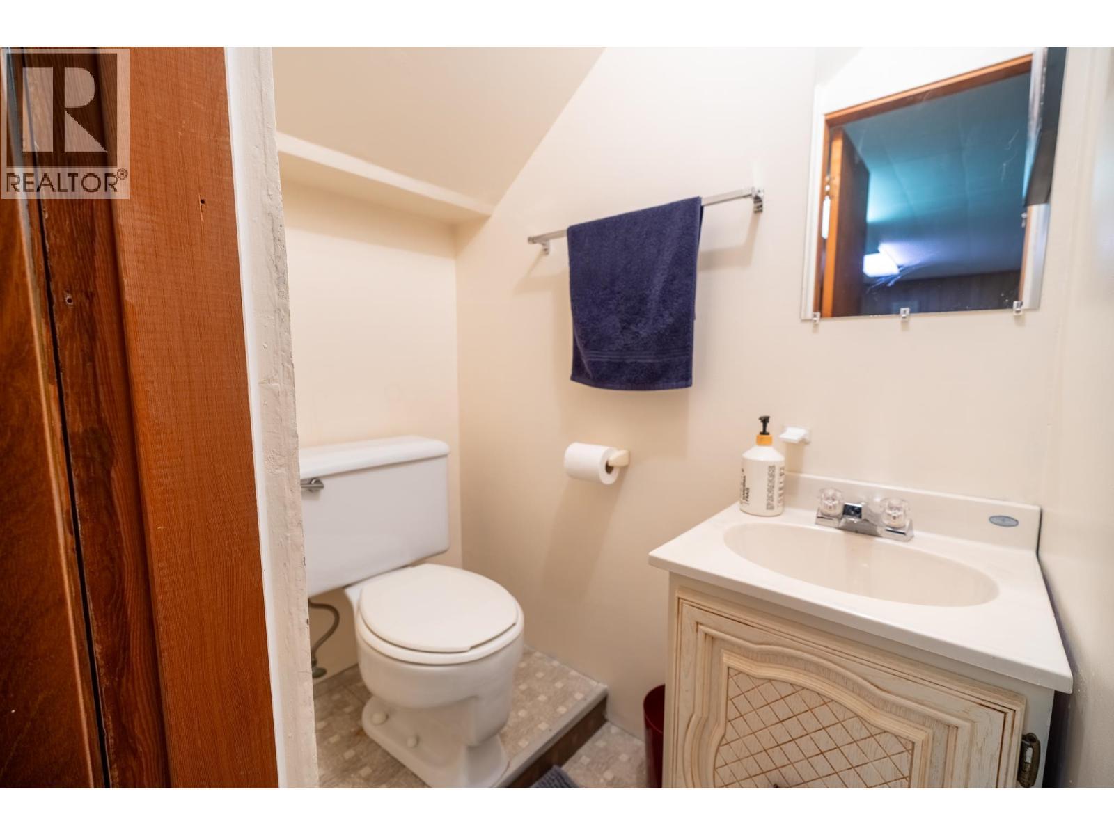 1050 Parsnip Crescent, Prince George, BC - Indoor Photo Showing Bathroom