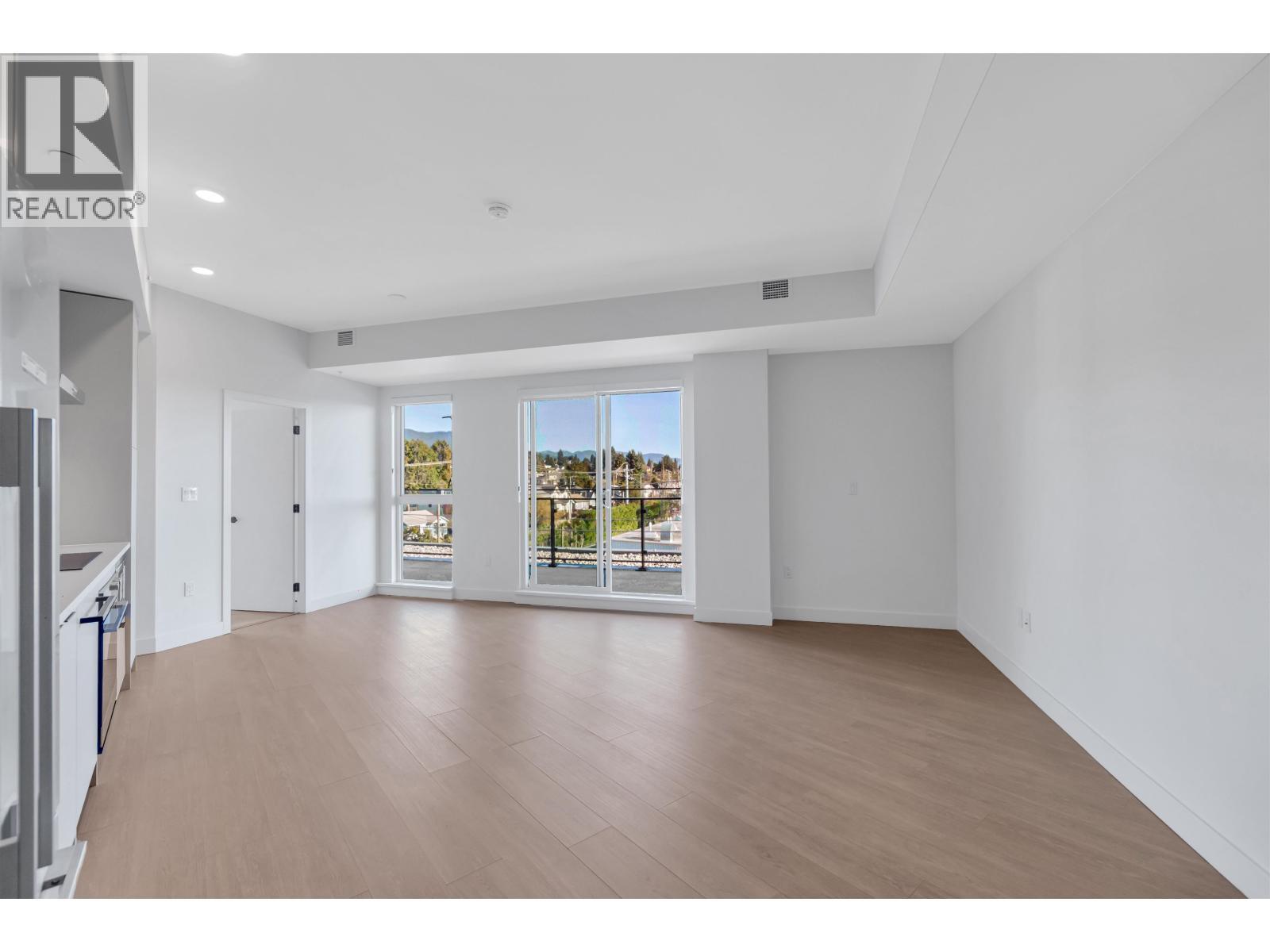 660 422 E 3Rd Street, North Vancouver, BC - Indoor