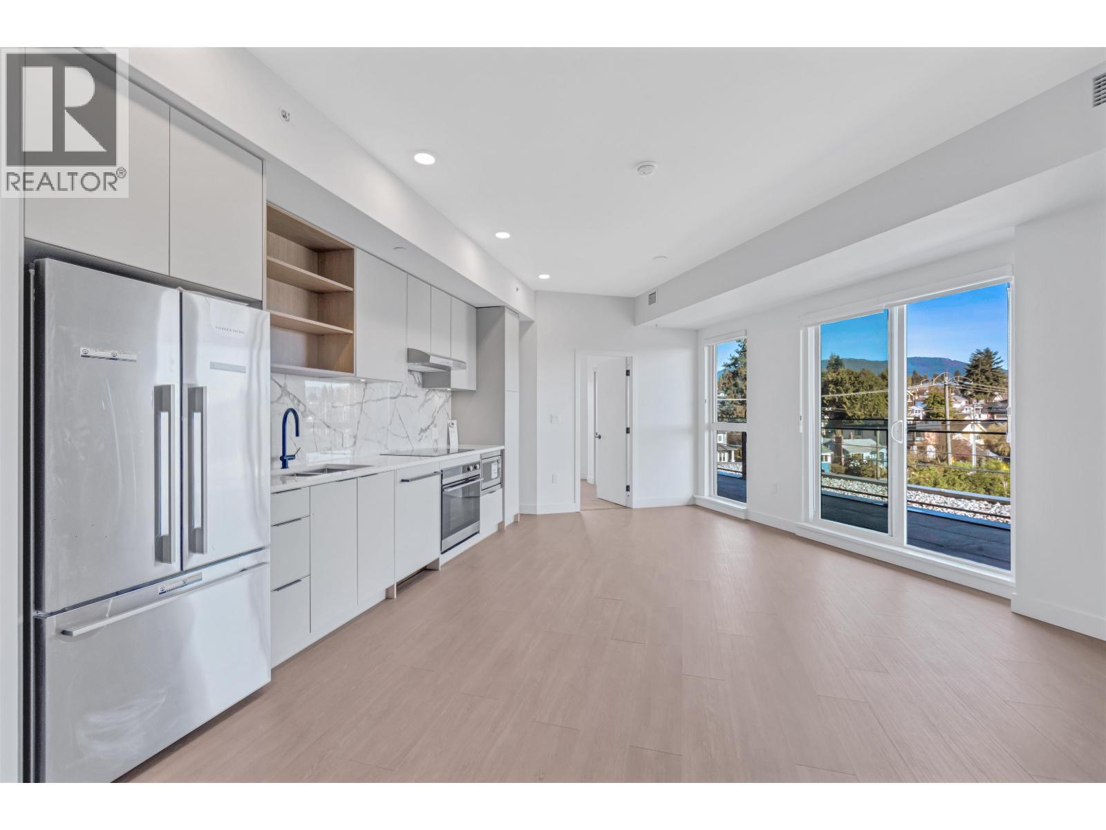 660 422 E 3Rd Street, North Vancouver, BC - Indoor