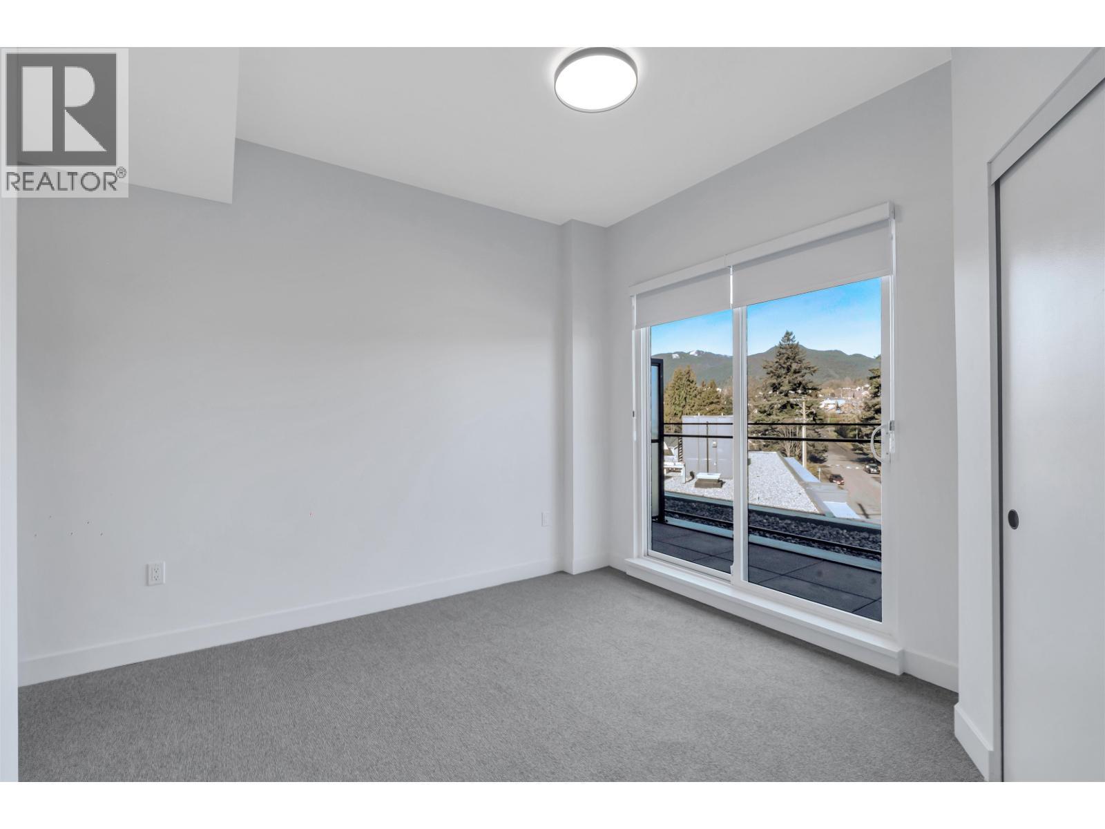 660 422 E 3Rd Street, North Vancouver, BC - Indoor Photo Showing Other Room