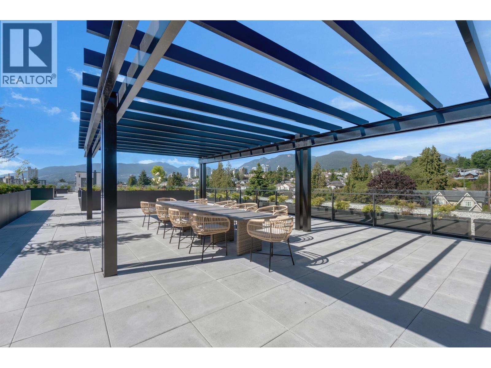 660 422 E 3Rd Street, North Vancouver, BC - Outdoor