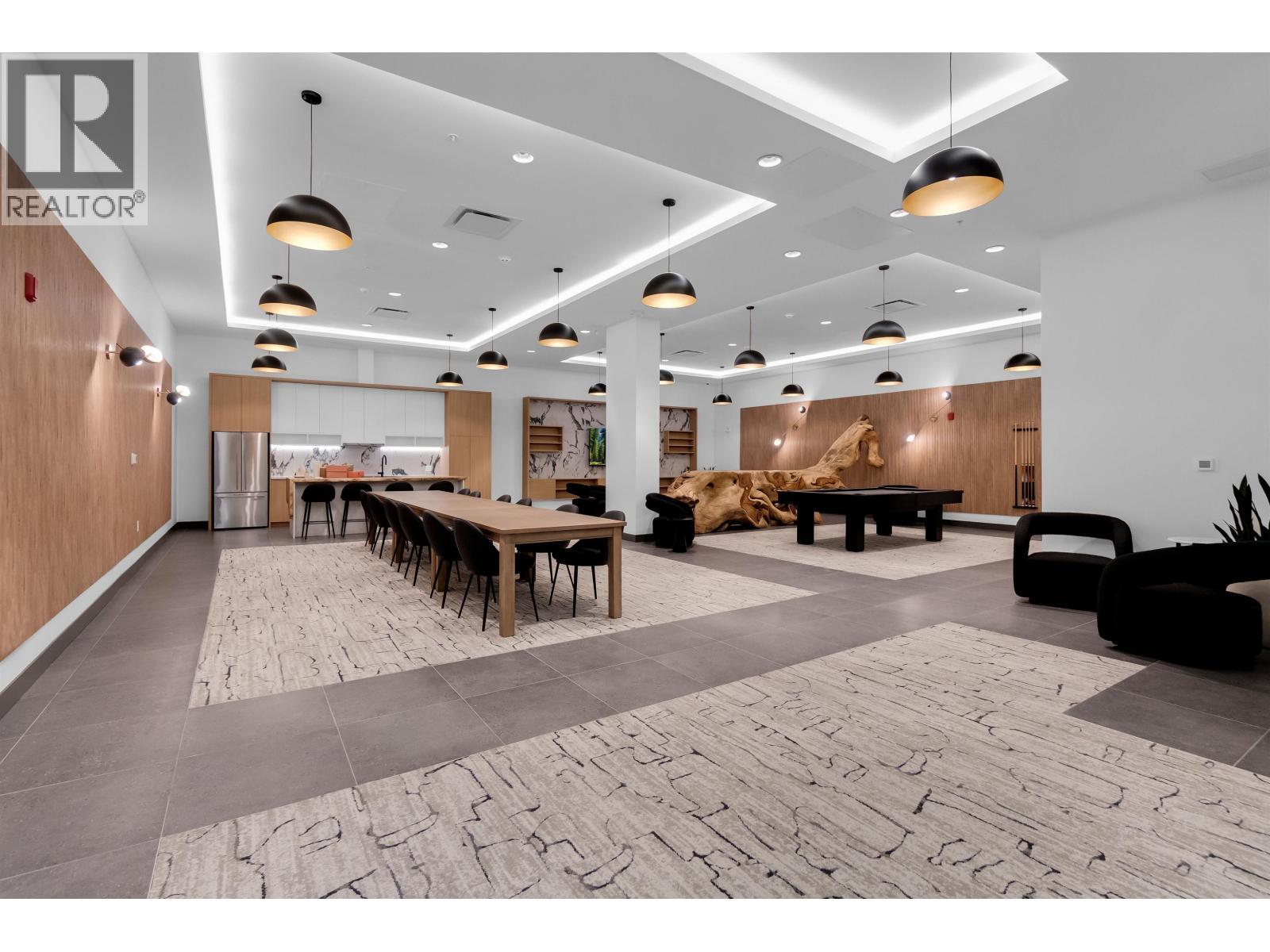 660 422 E 3Rd Street, North Vancouver, BC - Indoor Photo Showing Other Room