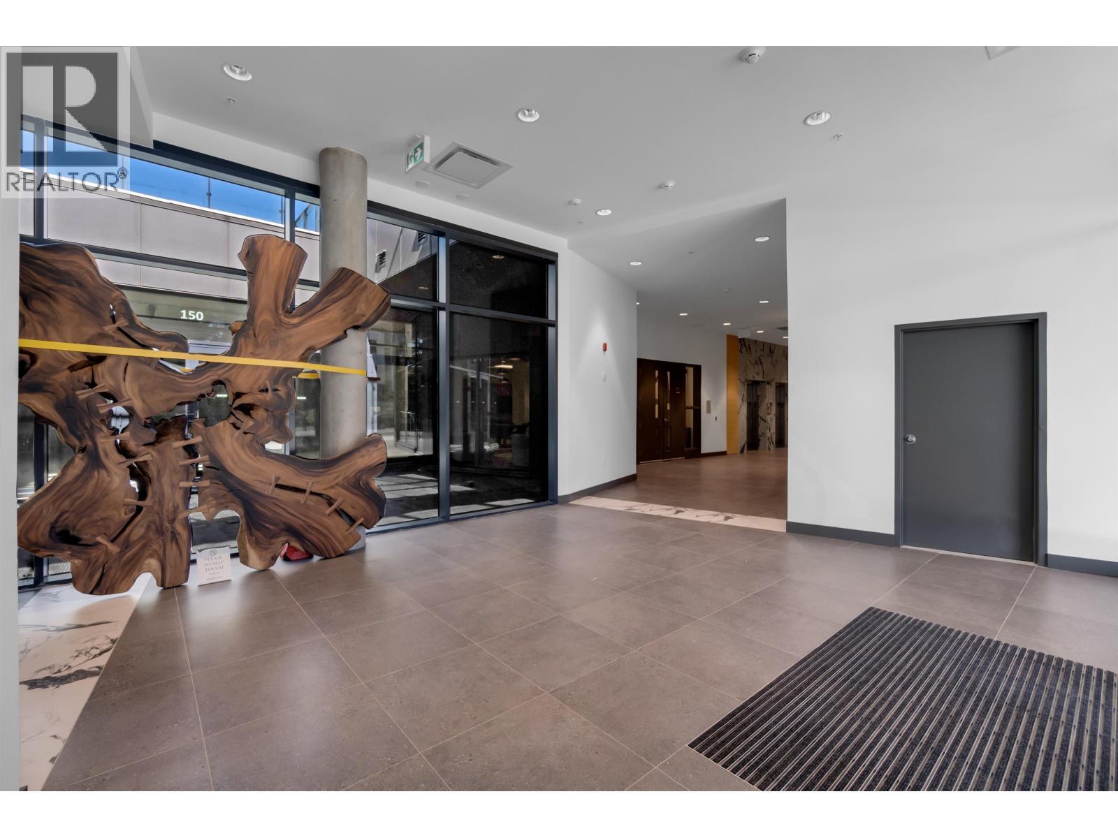 660 422 E 3Rd Street, North Vancouver, BC - Indoor Photo Showing Other Room