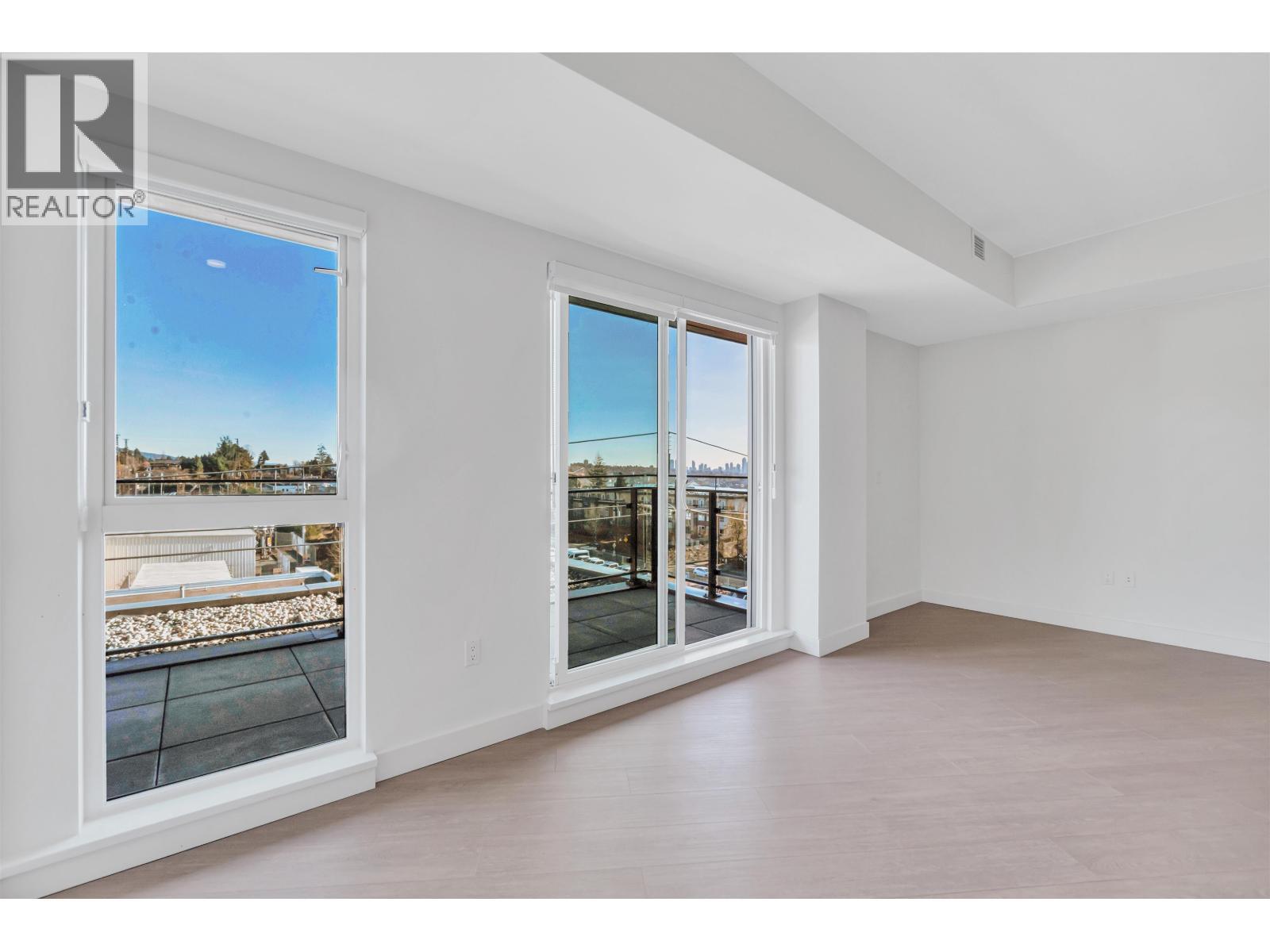 660 422 E 3Rd Street, North Vancouver, BC - Indoor Photo Showing Other Room