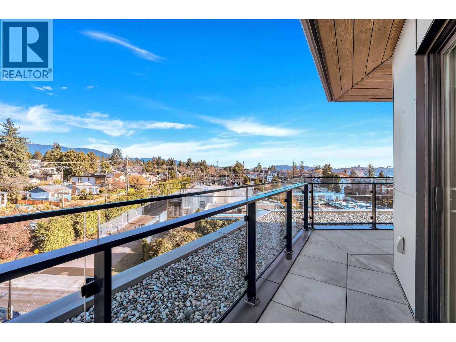 660 422 E 3Rd Street, North Vancouver, BC - Outdoor With Balcony With View