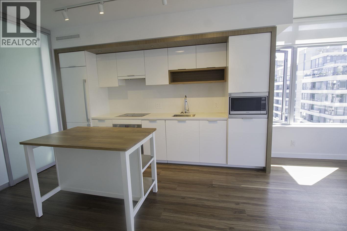 1208 1661 Quebec Street, Vancouver, BC - Indoor Photo Showing Kitchen