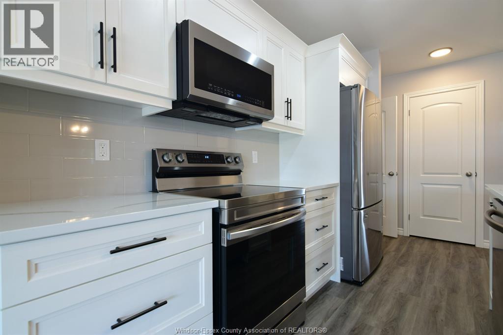 1156 Copeland, Windsor, ON - Indoor Photo Showing Kitchen