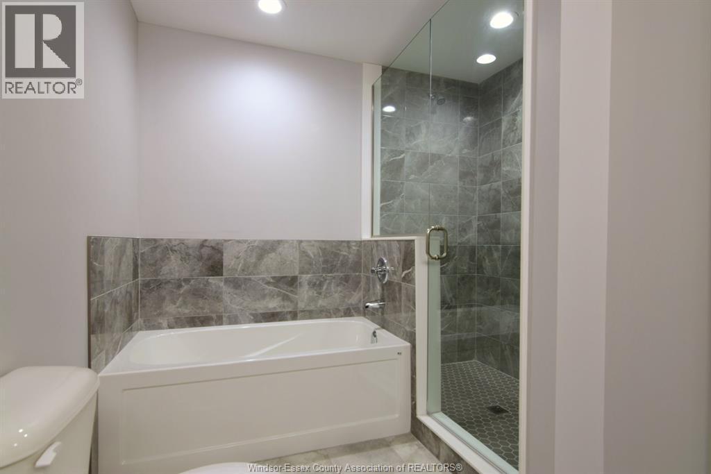 1156 Copeland, Windsor, ON - Indoor Photo Showing Bathroom