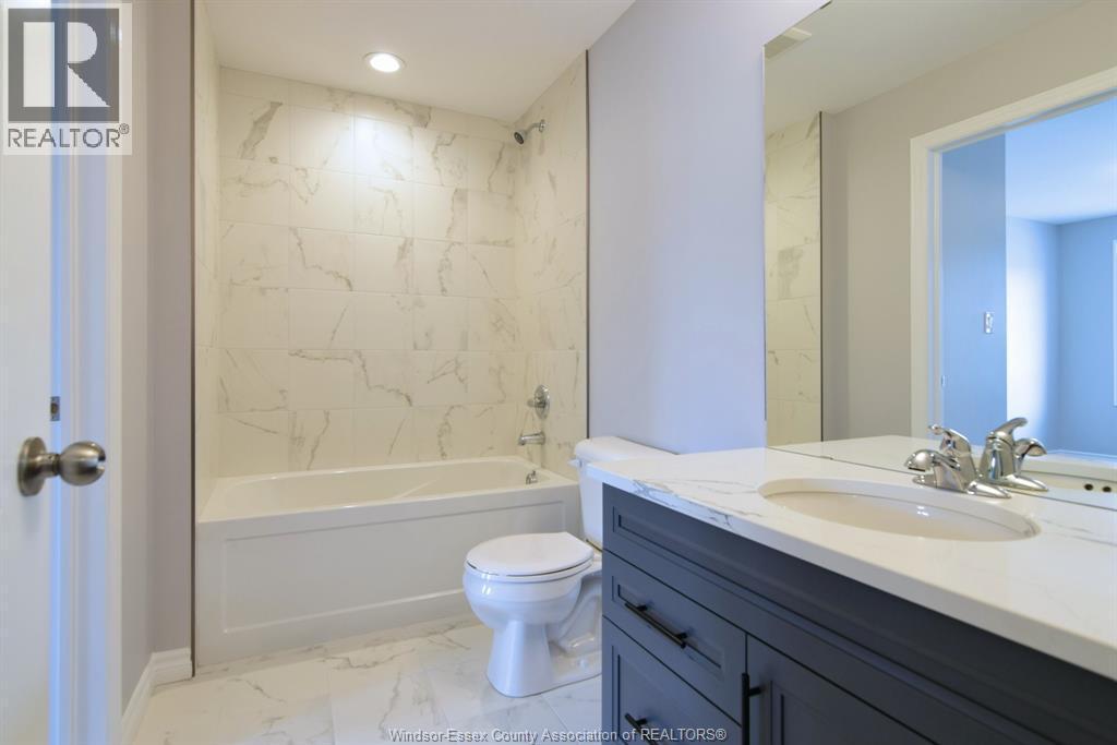 1156 Copeland, Windsor, ON - Indoor Photo Showing Bathroom
