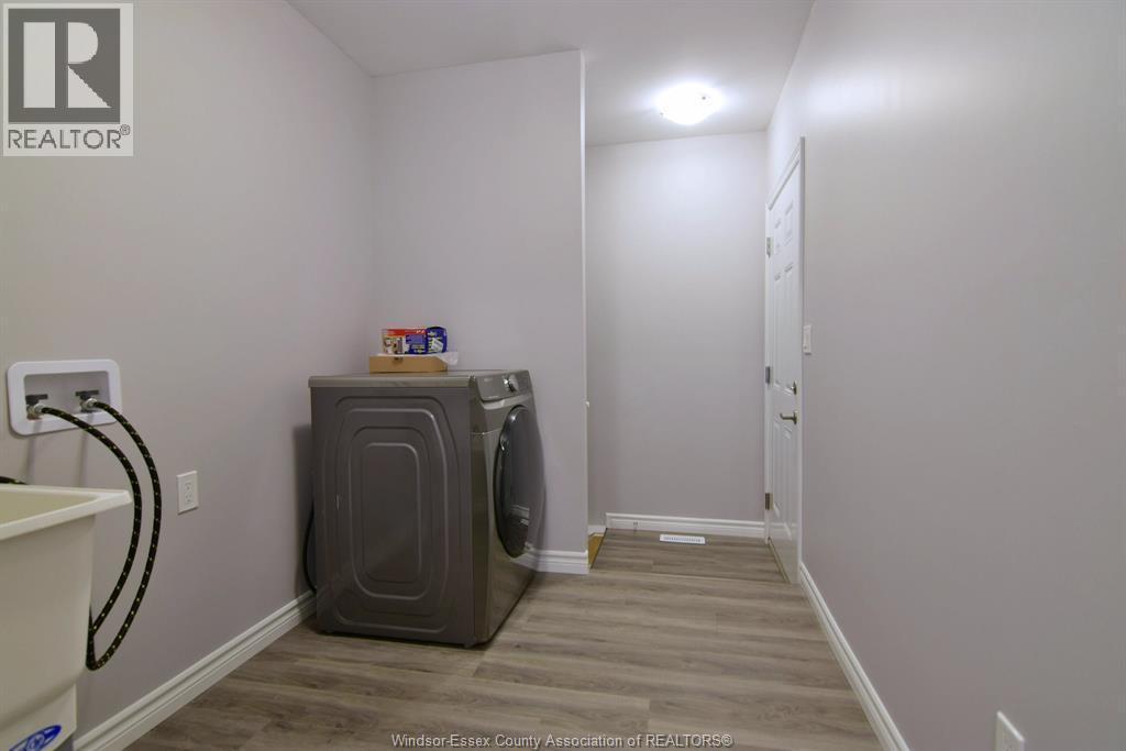 1156 Copeland, Windsor, ON - Indoor Photo Showing Laundry Room