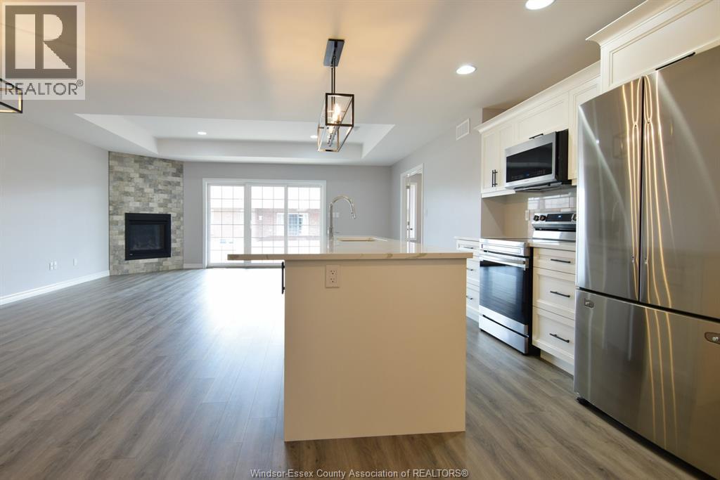 1156 Copeland, Windsor, ON - Indoor Photo Showing Kitchen With Stainless Steel Kitchen