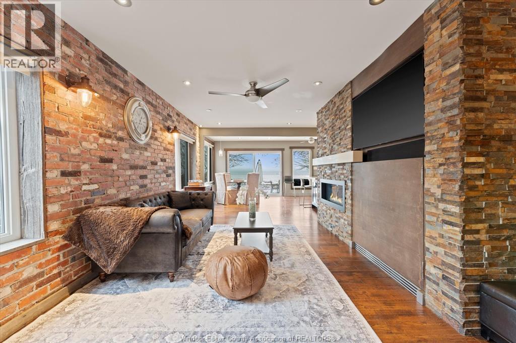 1028 Lilydale, Lakeshore, ON - Indoor With Fireplace