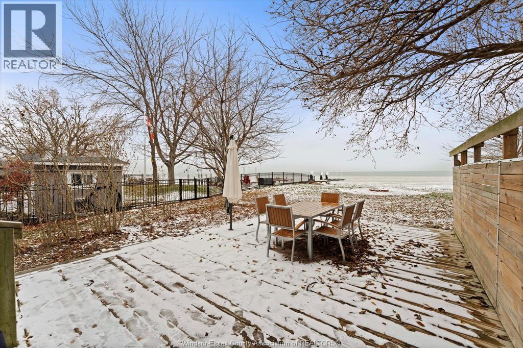 1028 Lilydale, Lakeshore, ON - Outdoor