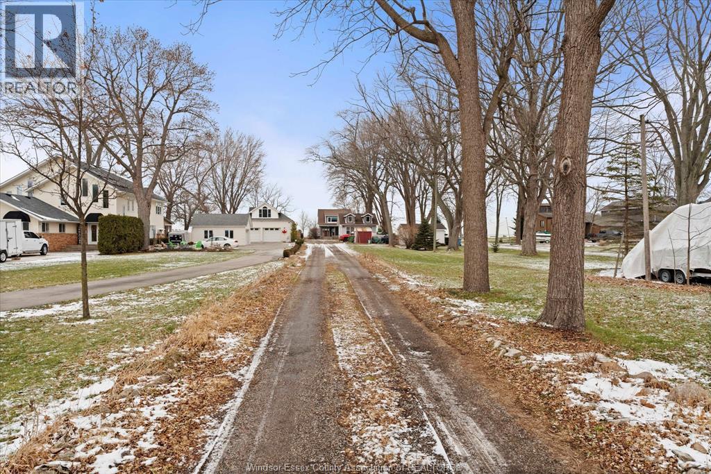 1028 Lilydale, Lakeshore, ON - Outdoor