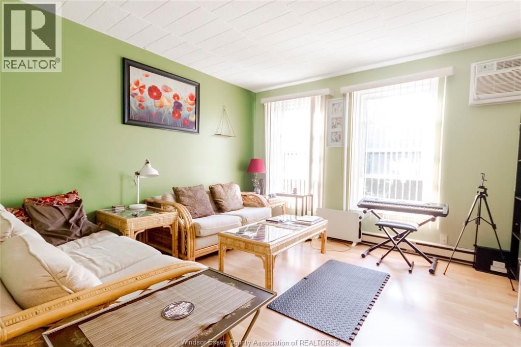 6595 Thornberry Unit# 2367, Windsor, ON - Indoor Photo Showing Living Room