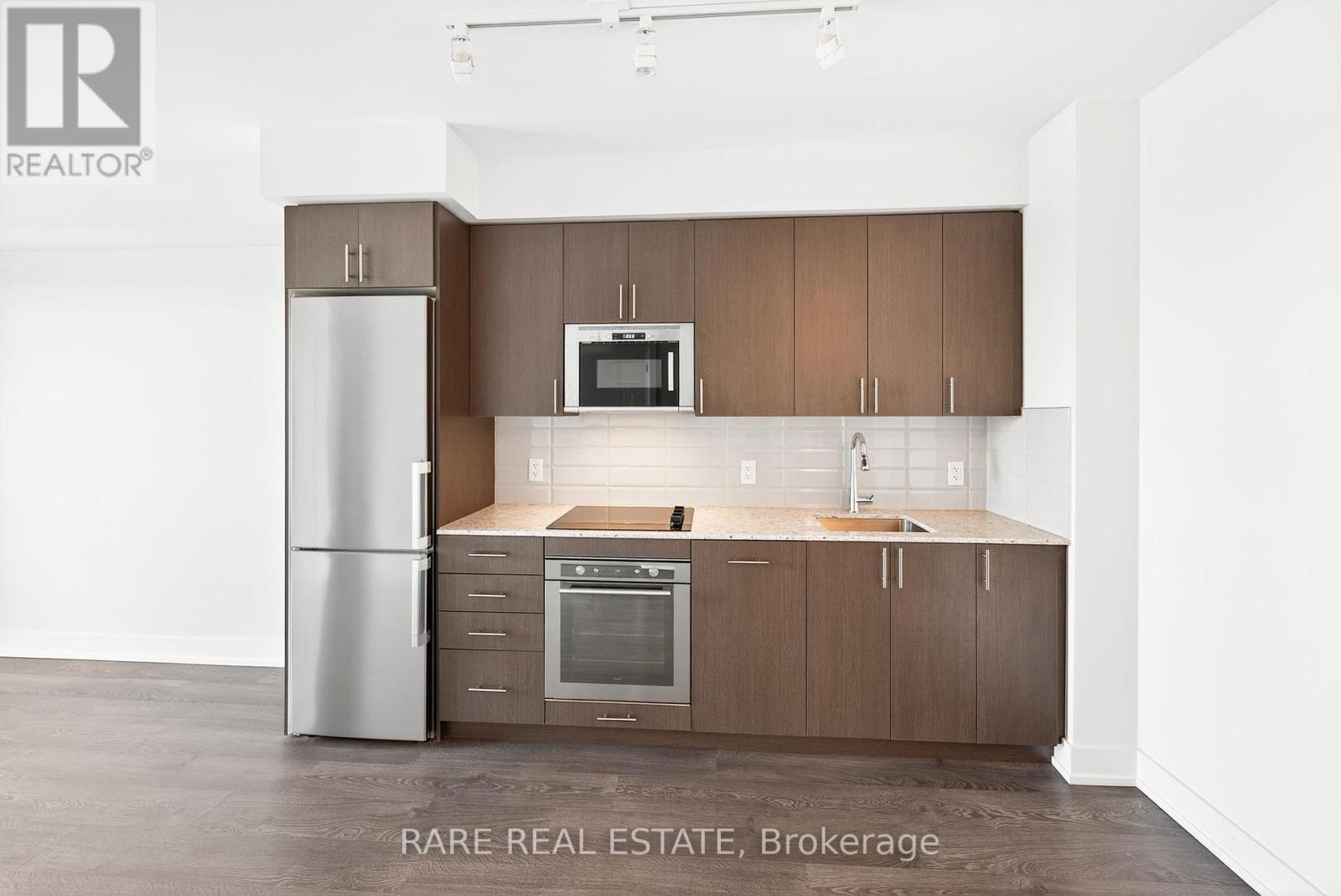 2550 Simcoe Street, Oshawa, ON - Indoor Photo Showing Kitchen