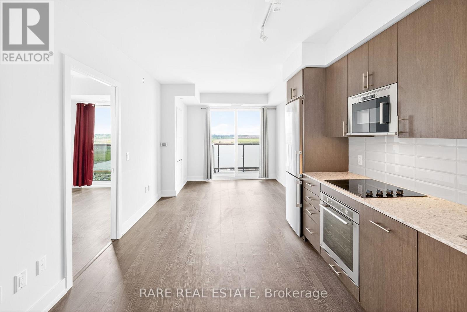 2550 Simcoe Street, Oshawa, ON - Indoor Photo Showing Kitchen With Upgraded Kitchen