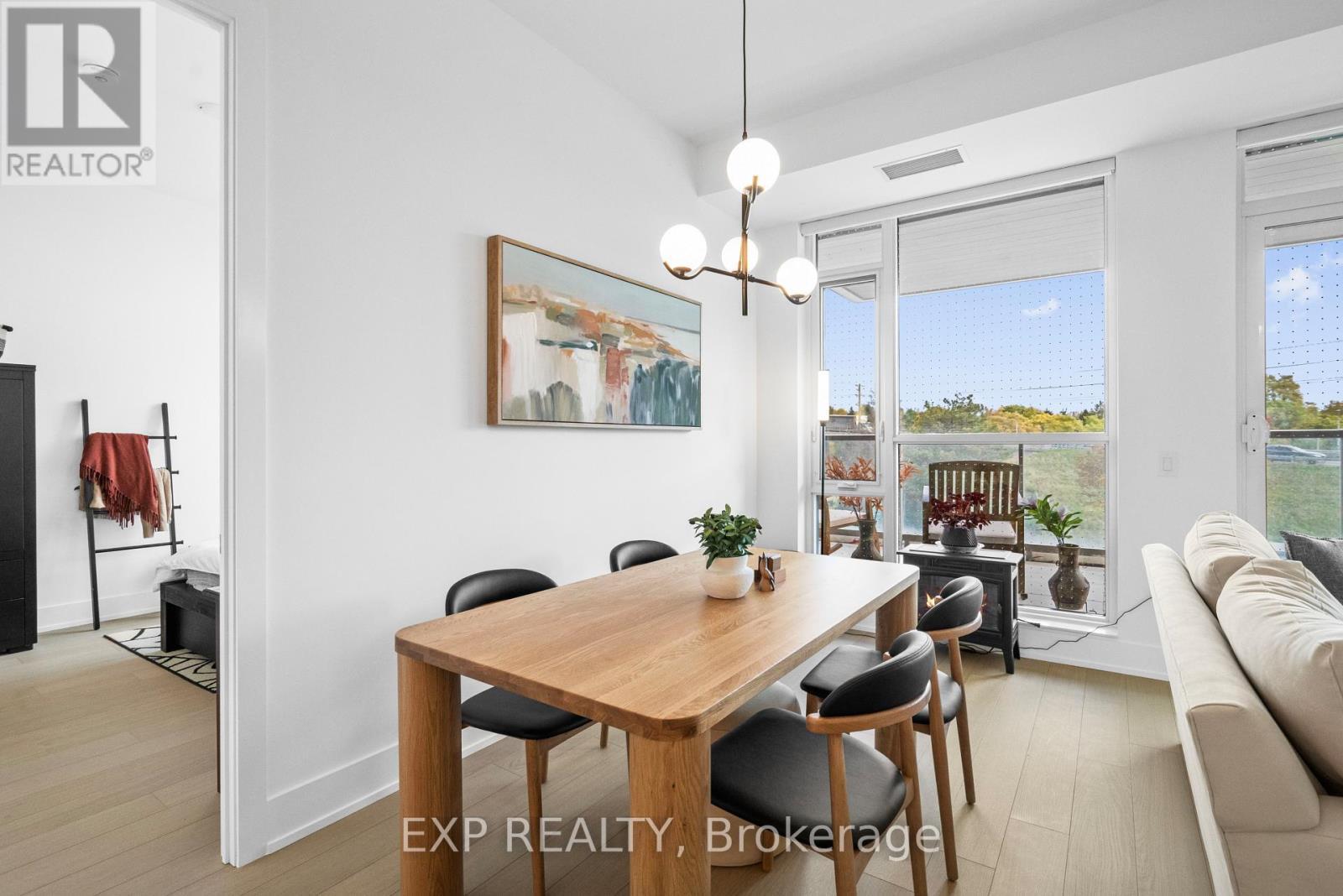 301 - 397 Royal Orchard Boulevard, Markham, ON - Indoor Photo Showing Dining Room