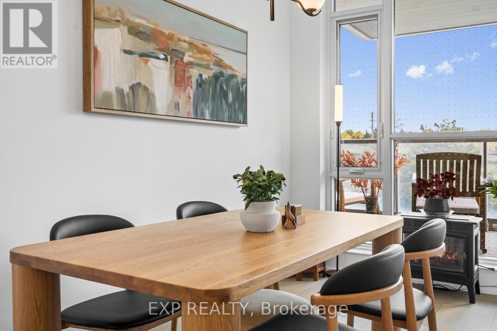 301 - 397 Royal Orchard Boulevard, Markham, ON - Indoor Photo Showing Dining Room