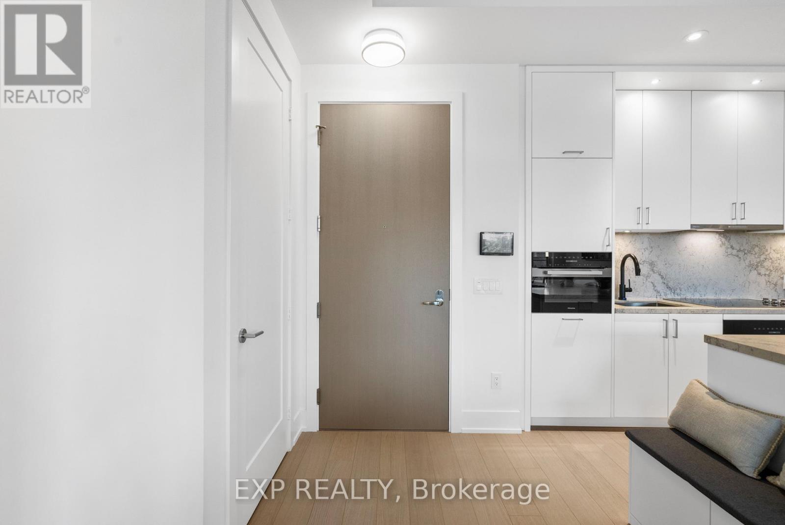 301 - 397 Royal Orchard Boulevard, Markham, ON - Indoor Photo Showing Other Room