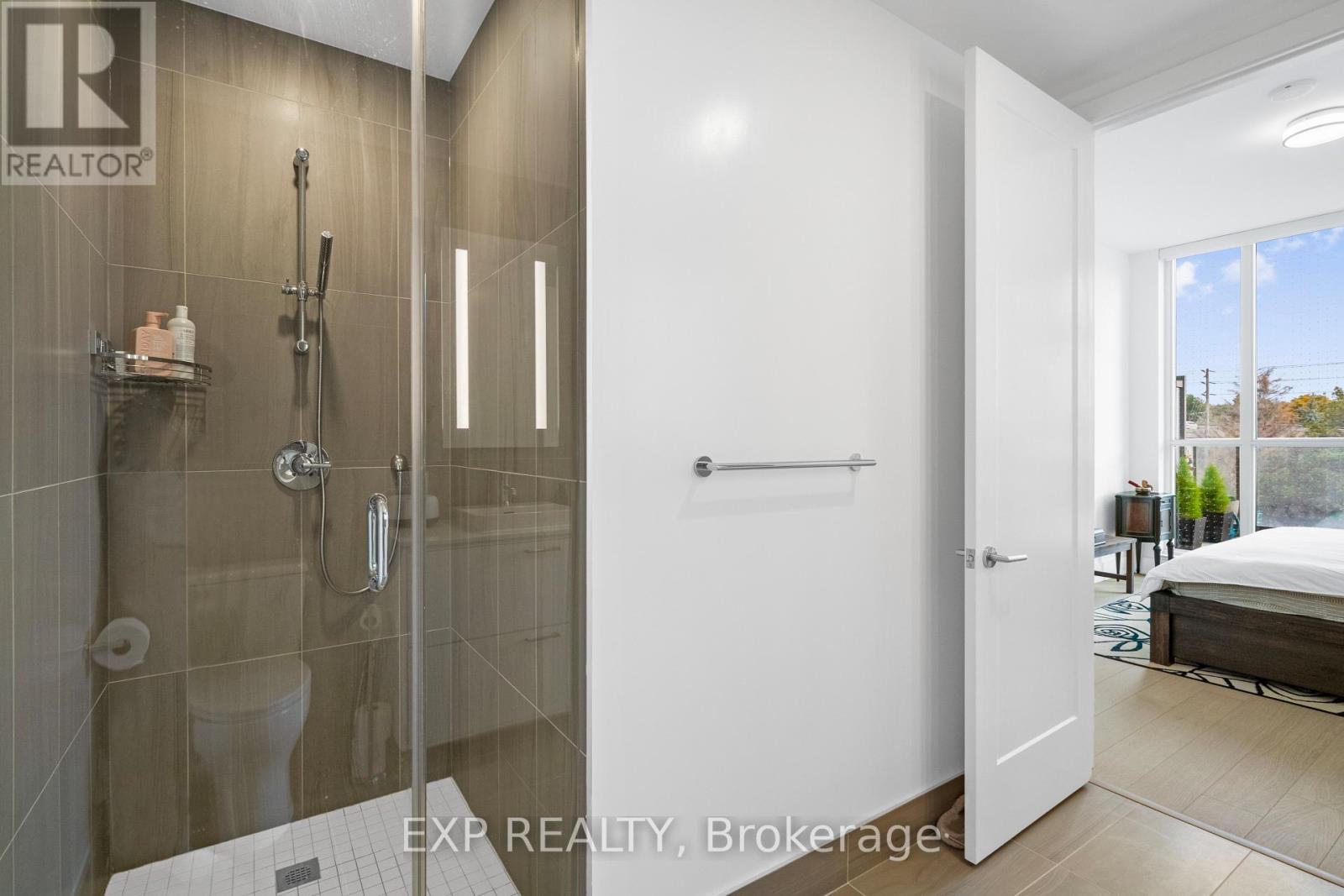 301 - 397 Royal Orchard Boulevard, Markham, ON - Indoor Photo Showing Bathroom