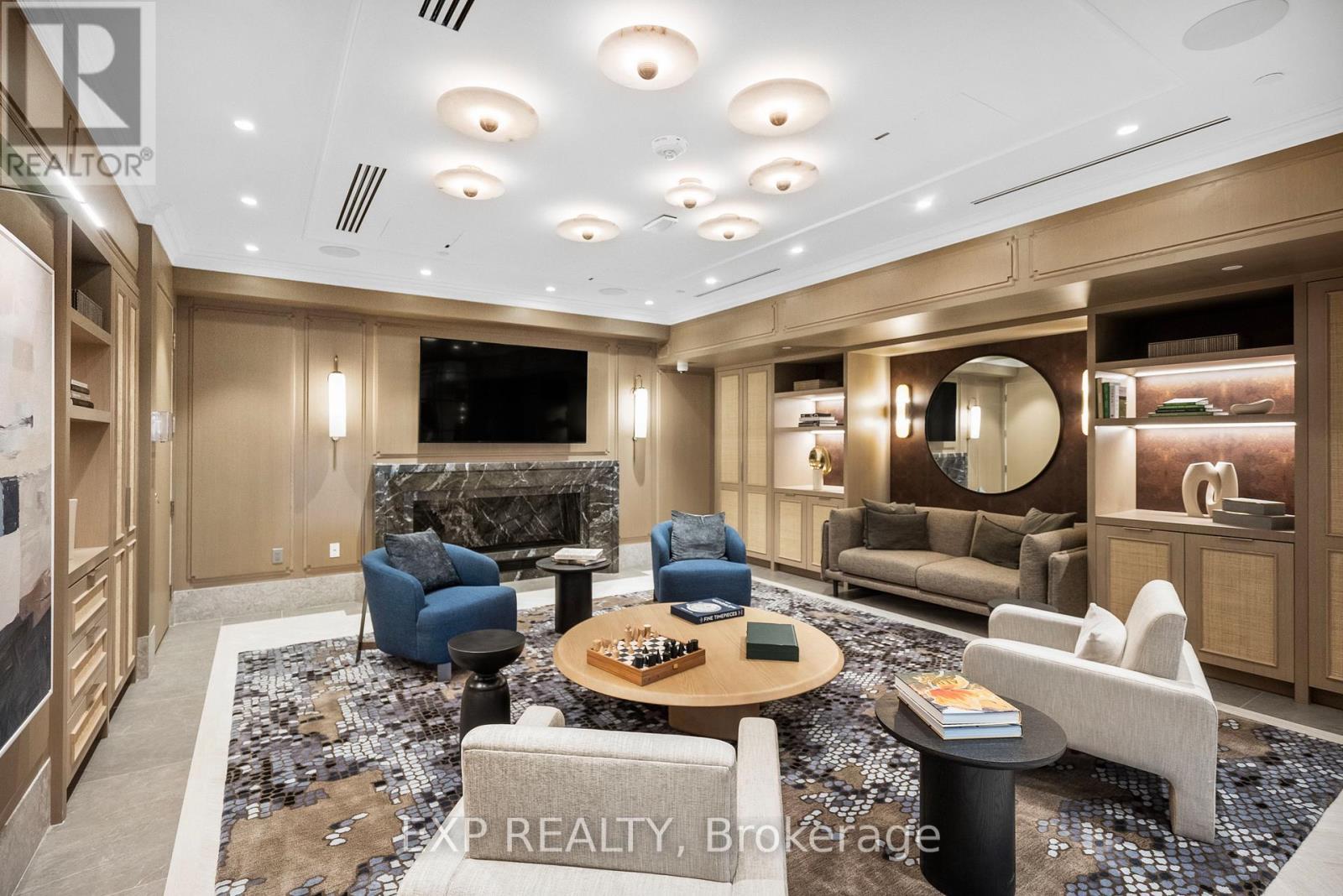 301 - 397 Royal Orchard Boulevard, Markham, ON - Indoor Photo Showing Living Room