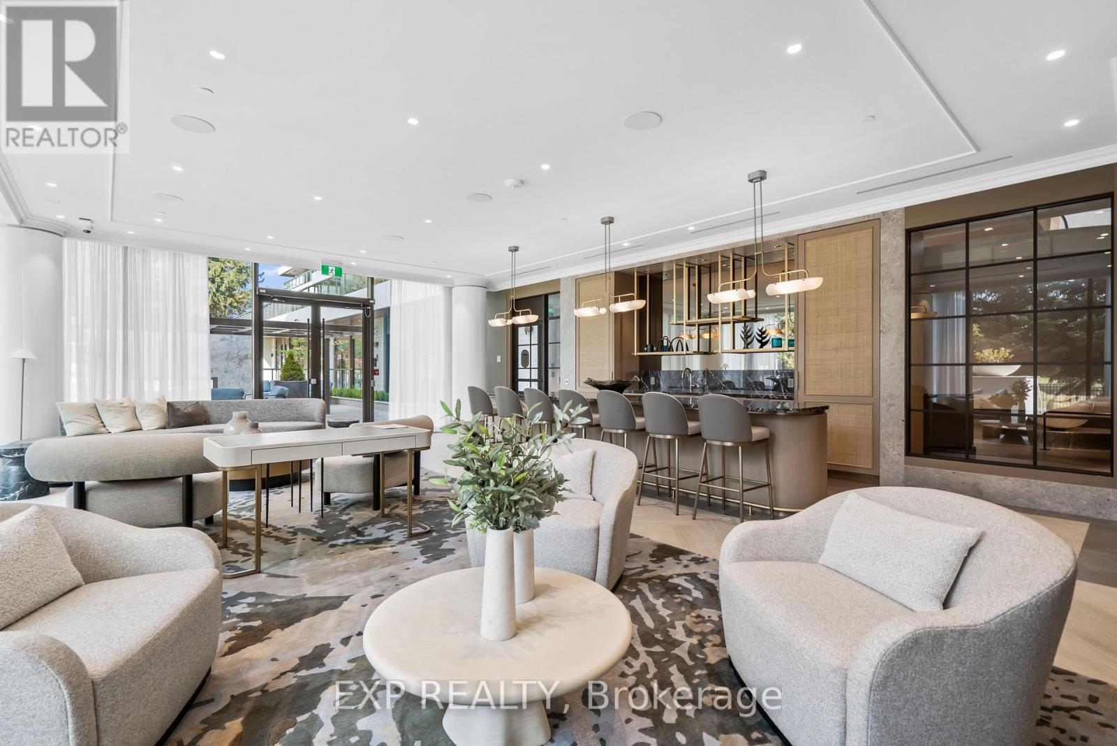 301 - 397 Royal Orchard Boulevard, Markham, ON - Indoor Photo Showing Living Room