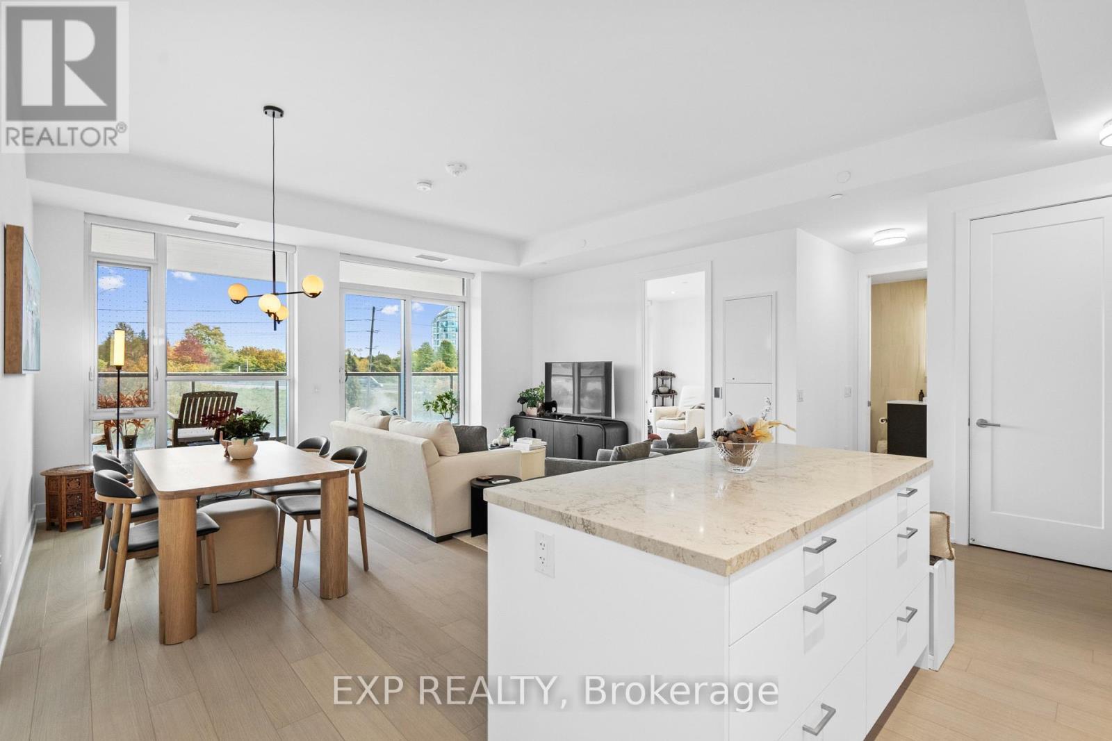 301 - 397 Royal Orchard Boulevard, Markham, ON - Indoor