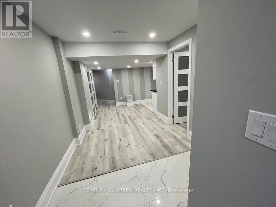 Bsmt - 33 Stedford Crescent, Brampton, ON - Indoor Photo Showing Other Room