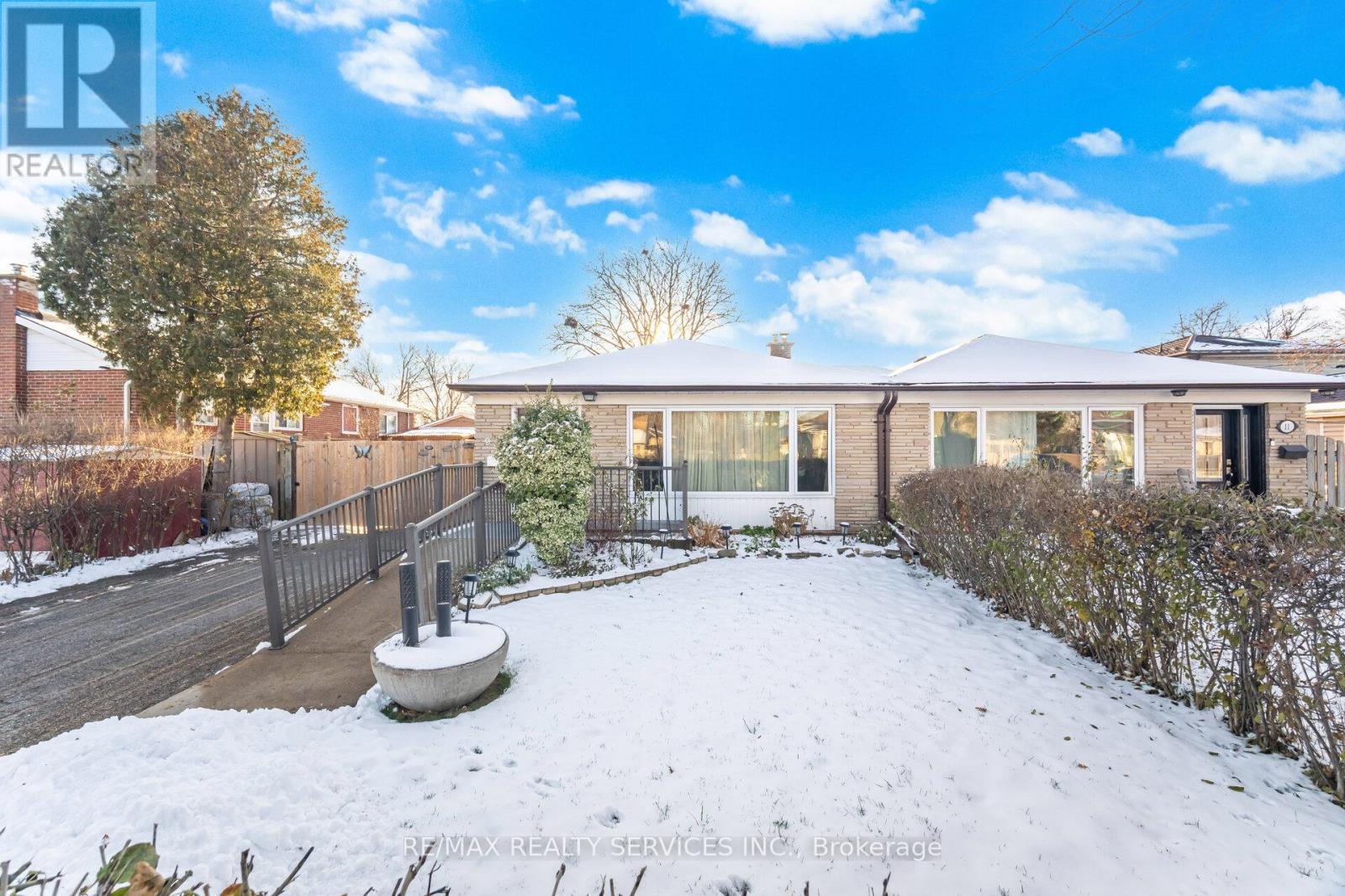 9 Aintree Crescent, Brampton, ON - Outdoor