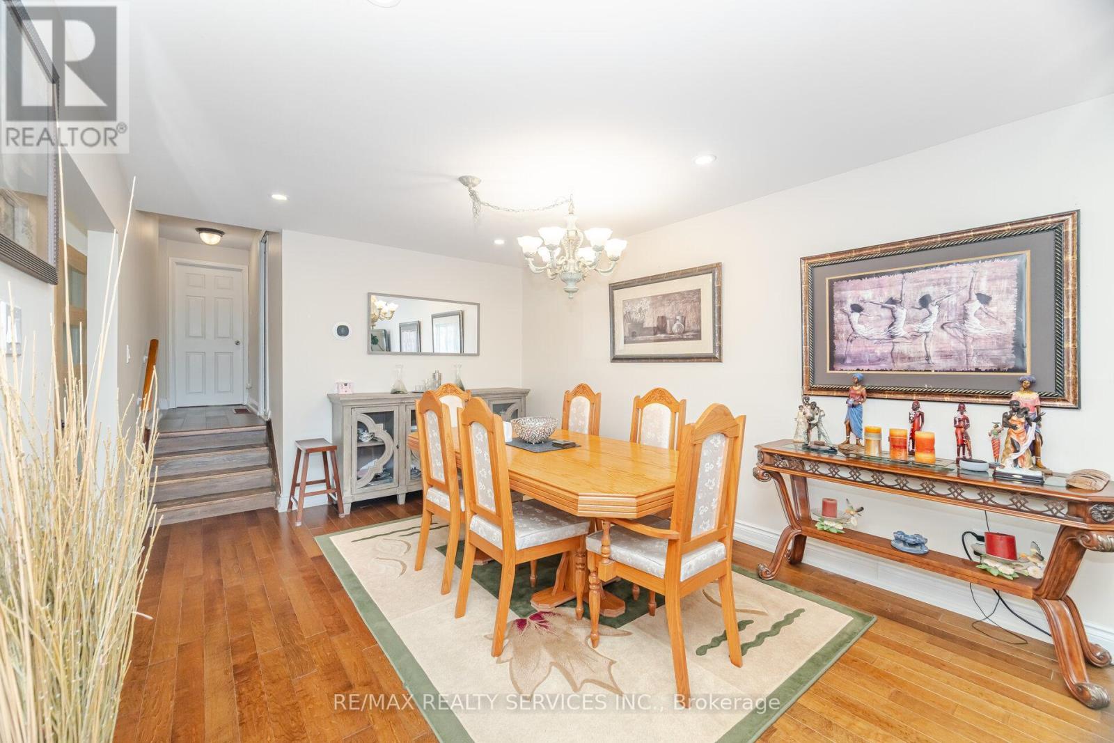 9 Aintree Crescent, Brampton, ON - Indoor Photo Showing Dining Room