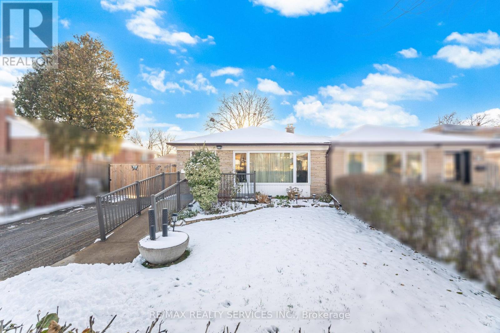 9 Aintree Crescent, Brampton, ON - Outdoor