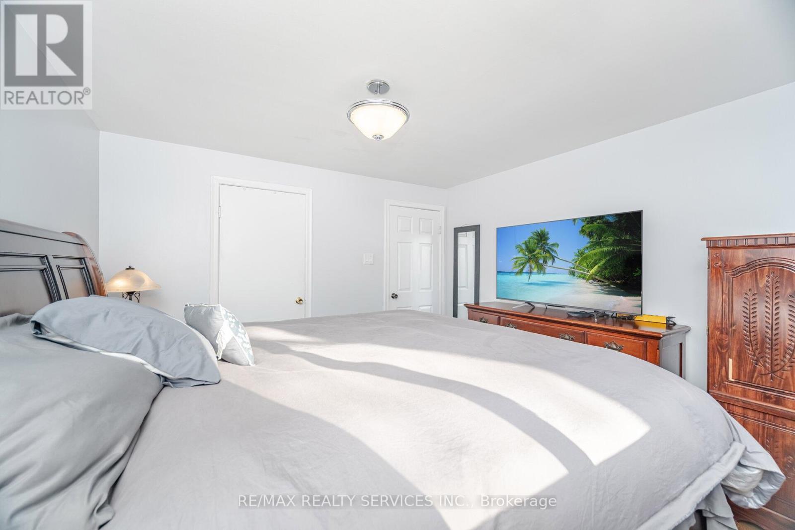 9 Aintree Crescent, Brampton, ON - Indoor Photo Showing Bedroom