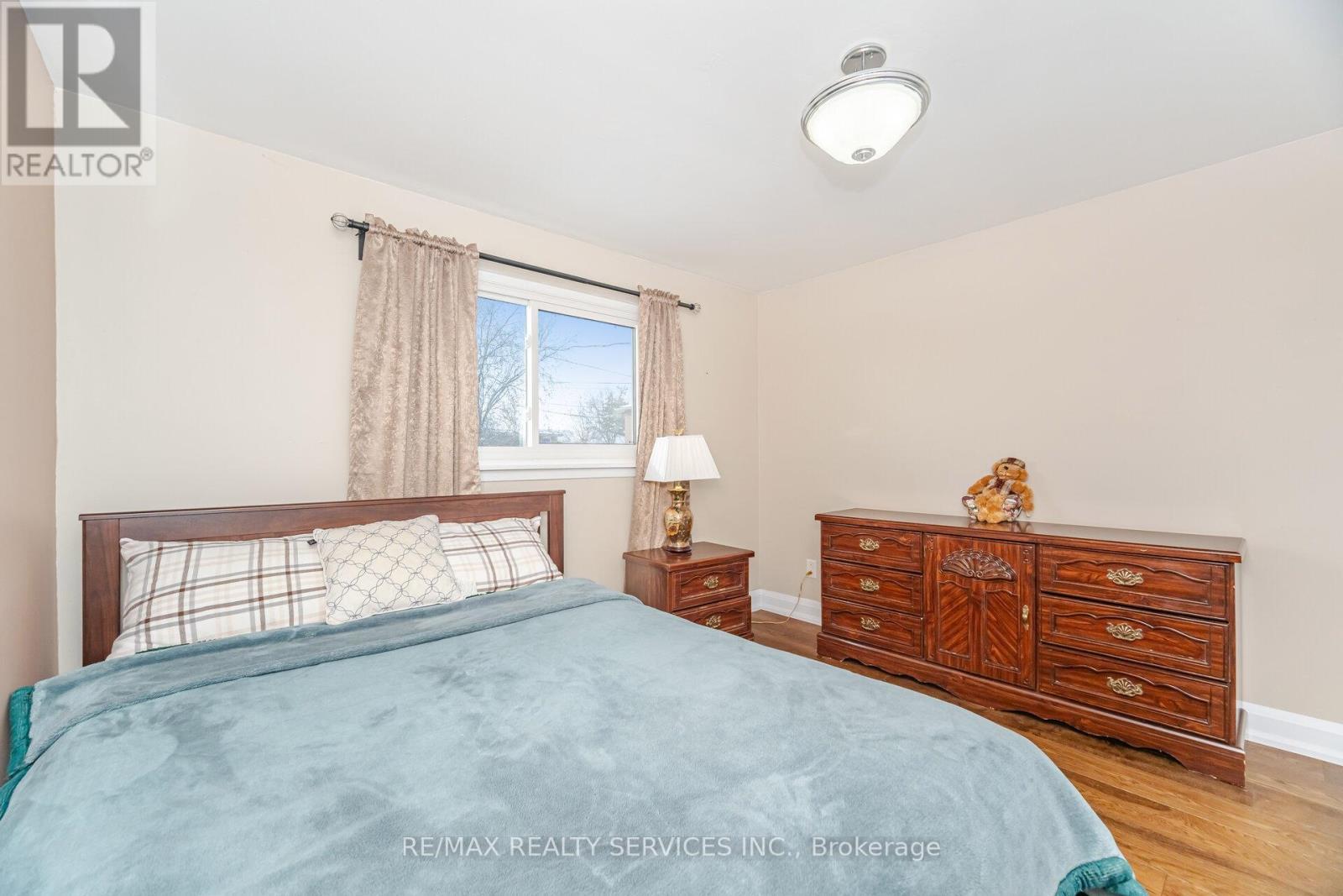 9 Aintree Crescent, Brampton, ON - Indoor Photo Showing Bedroom