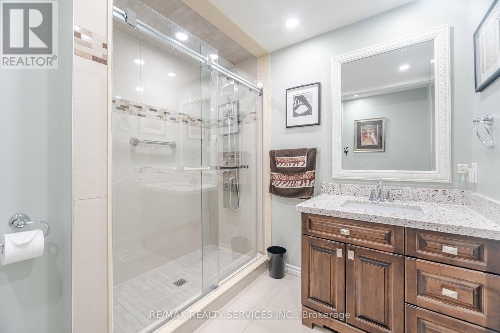 9 Aintree Crescent, Brampton, ON - Indoor Photo Showing Bathroom