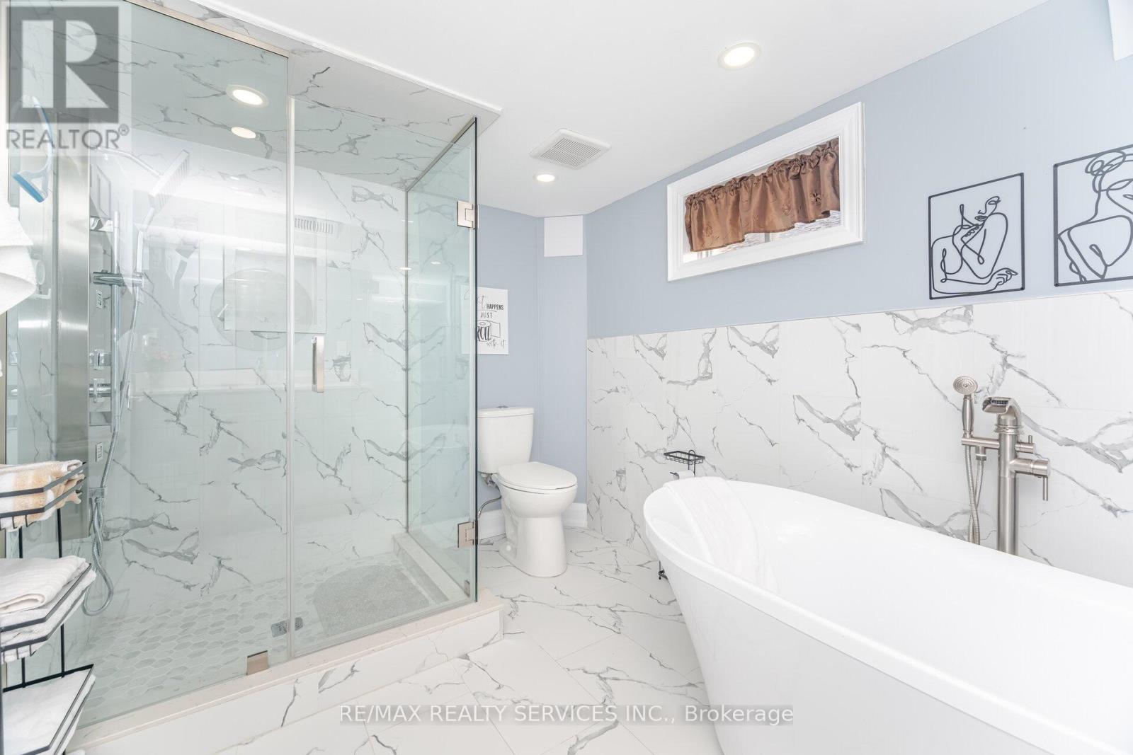 9 Aintree Crescent, Brampton, ON - Indoor Photo Showing Bathroom