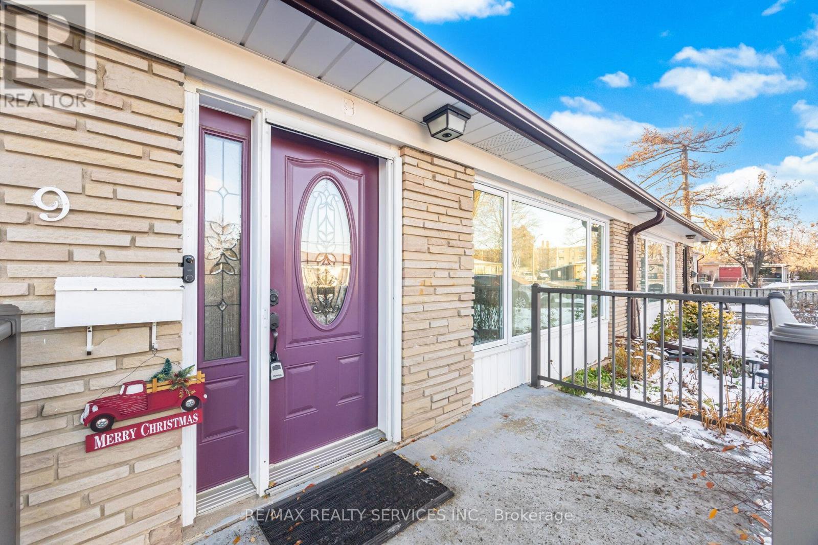 9 Aintree Crescent, Brampton, ON - Outdoor