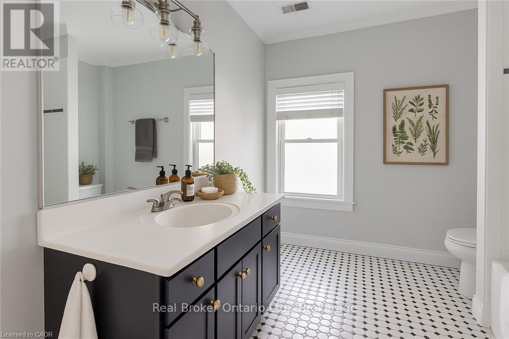 Virtually Staged Full Bathroom - 808 Monmouth Road, Essex, ON - Indoor Photo Showing Bathroom