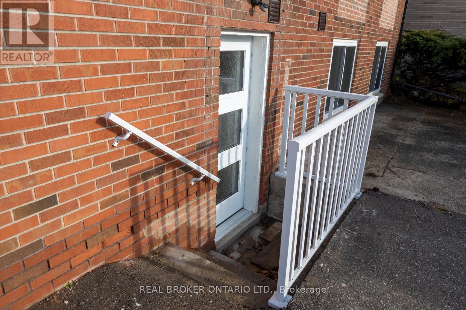 Lower - 685 Emerson Avenue, Oshawa (Donevan), ON - Outdoor With Exterior