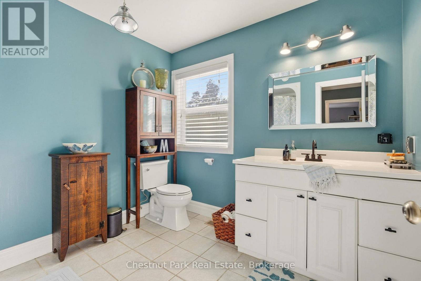 75 Pond Crescent, Huntsville (Chaffey), ON - Indoor Photo Showing Bathroom