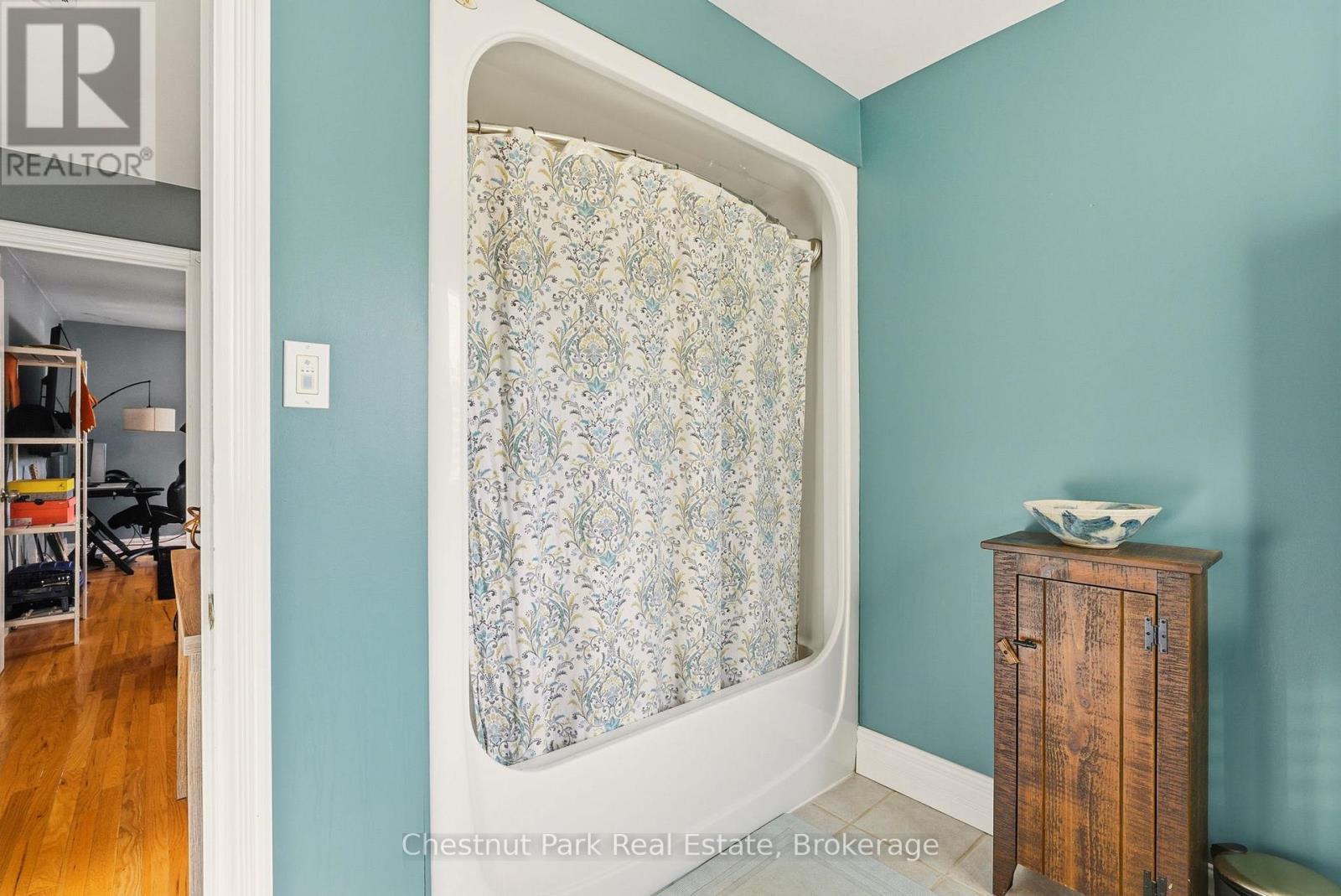 75 Pond Crescent, Huntsville (Chaffey), ON - Indoor Photo Showing Other Room