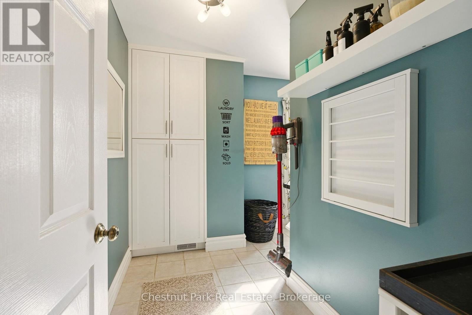 75 Pond Crescent, Huntsville (Chaffey), ON - Indoor Photo Showing Other Room