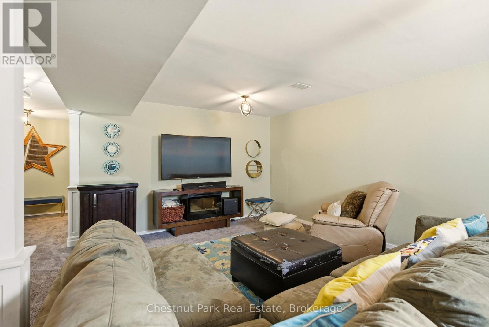 75 Pond Crescent, Huntsville (Chaffey), ON - Indoor Photo Showing Other Room