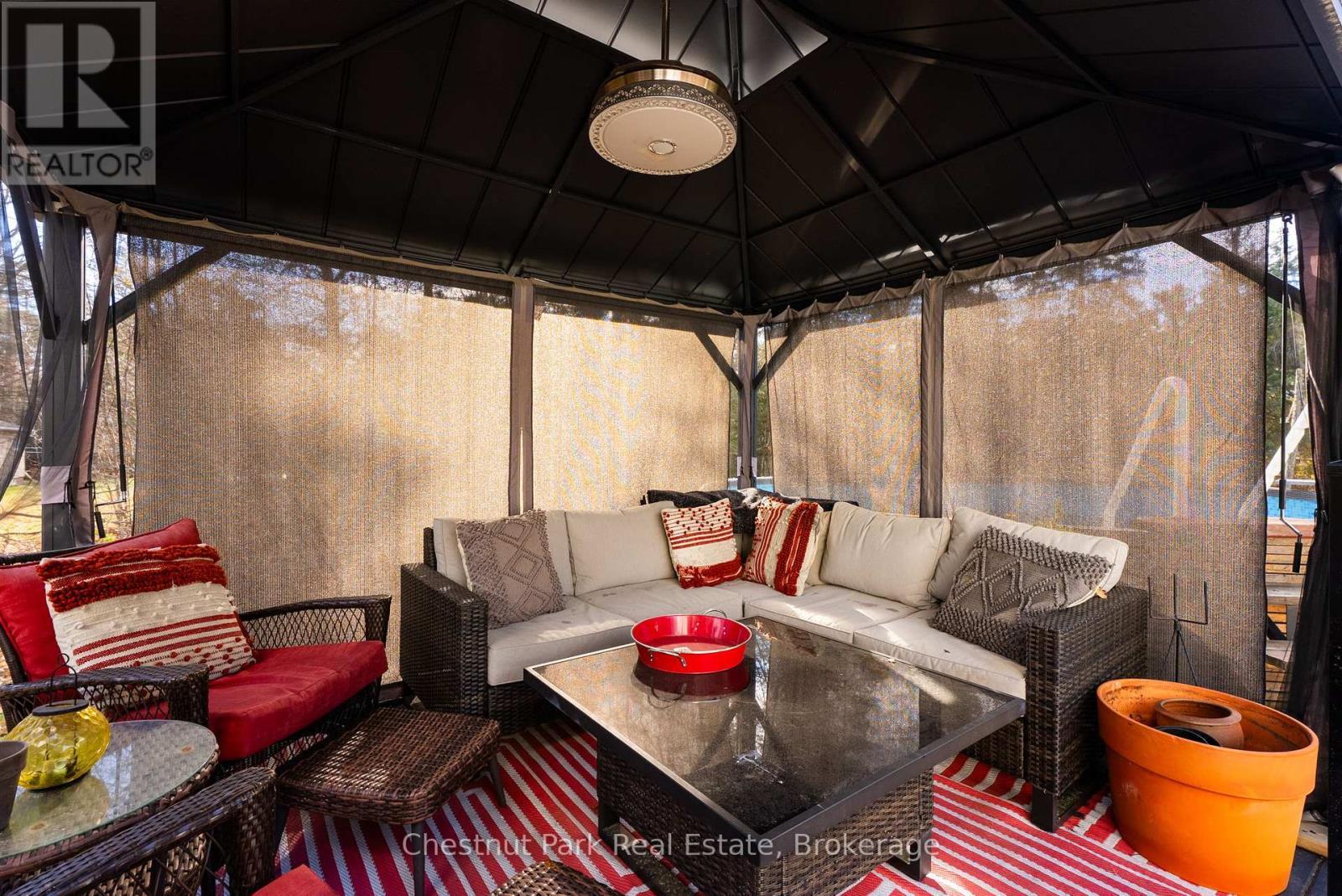 75 Pond Crescent, Huntsville (Chaffey), ON - With Exterior