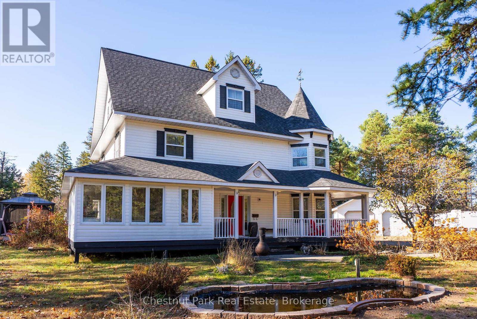 75 Pond Crescent, Huntsville (Chaffey), ON - Outdoor With Deck Patio Veranda With Facade