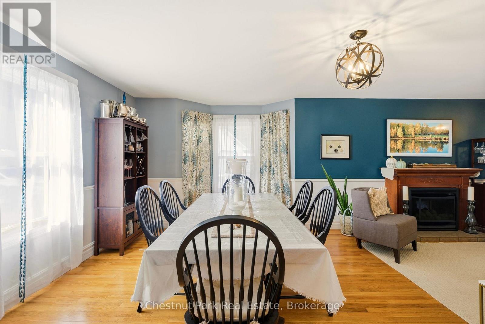 75 Pond Crescent, Huntsville (Chaffey), ON - Indoor Photo Showing Dining Room