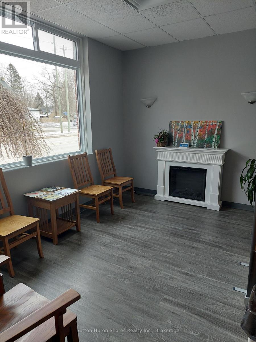 662 Gustavus Street, Waiting Room - 662, 668 Gustavus Street, Saugeen Shores, ON