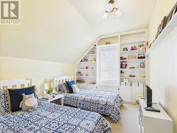 668 Gustavus Street, Bedroom -