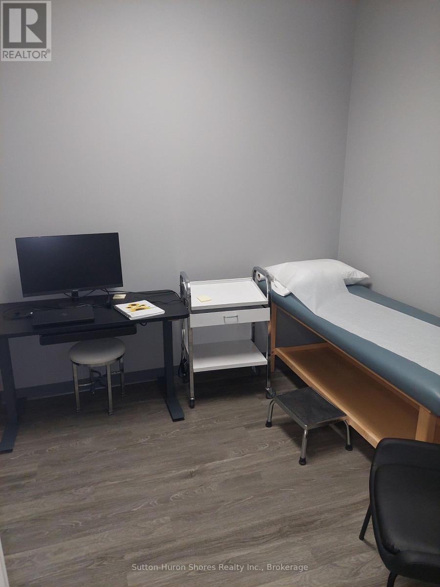 662 Gustavus Street, Treatment Room - 662, 668 Gustavus Street, Saugeen Shores, ON