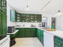 668 Gustavus Street, Ample Cupboards -